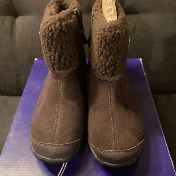 Easy Spirit ESLOCKDOWN Brown Leather Fur Suede Winter Boots Size 8.5 New in Box - Picture 4 of 10